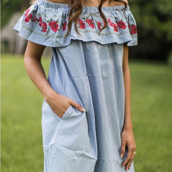 Easel Summer Señorita Chambray Off Shoulder Dress size medium - Picture 1 of 8
